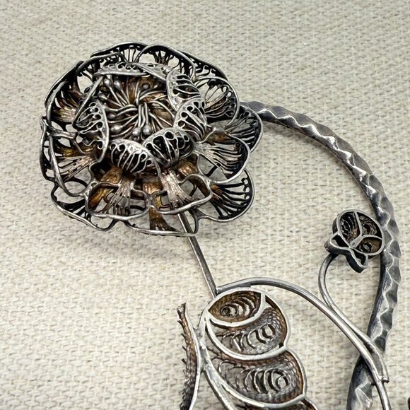 Vintage Sterling Silver Filigree Rose Brooch Pin‎ Intricate Ornate Hammered Stem - Picture 8 of 11
